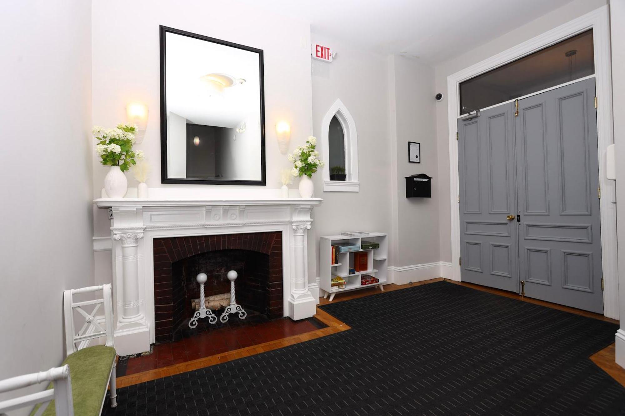 Large Stylish Newbury Street Studio W/ Kitchen 波士顿 外观 照片